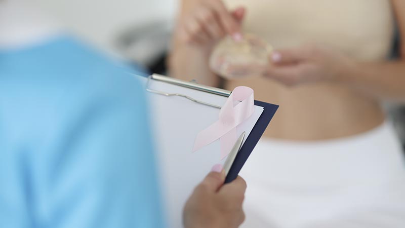 Oncoplastia Mamária: Integrando a Estética à Reconstrução Pós-Câncer de Mama